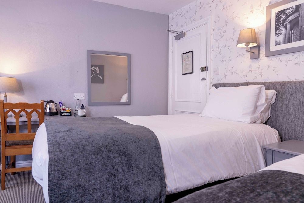 Cromwell Lodge Hotel by Greene King Inns Standard Room, 2 Twin Beds 8