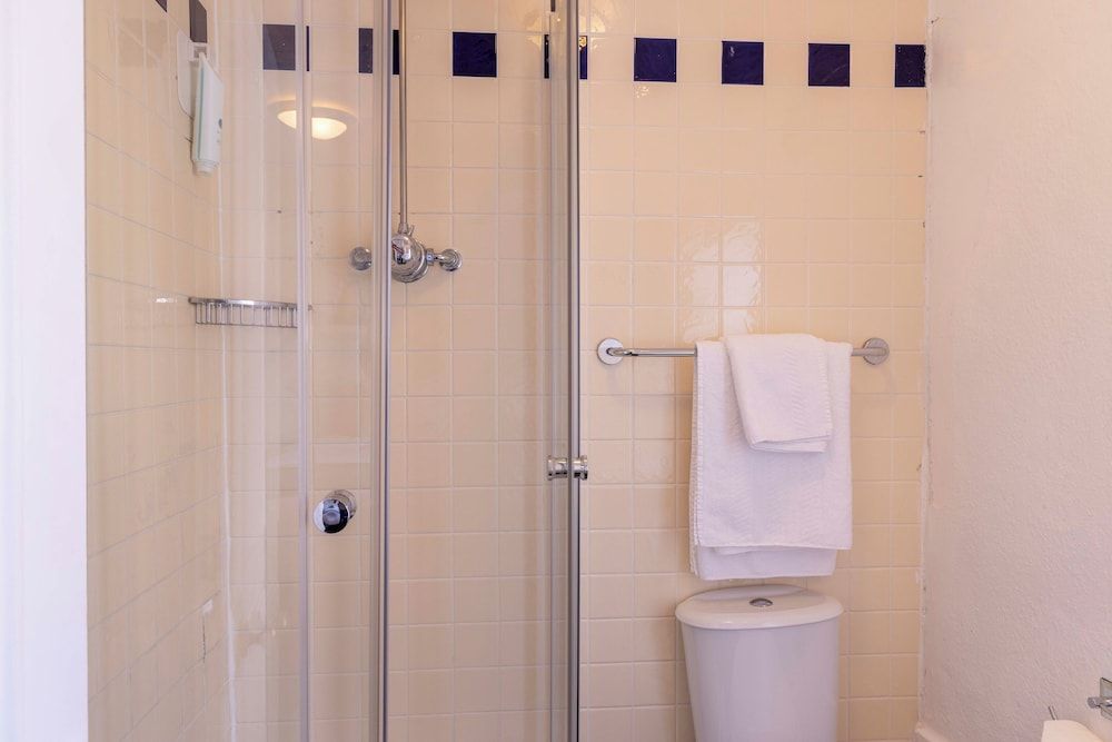 Cromwell Lodge Hotel by Greene King Inns Single Room 9