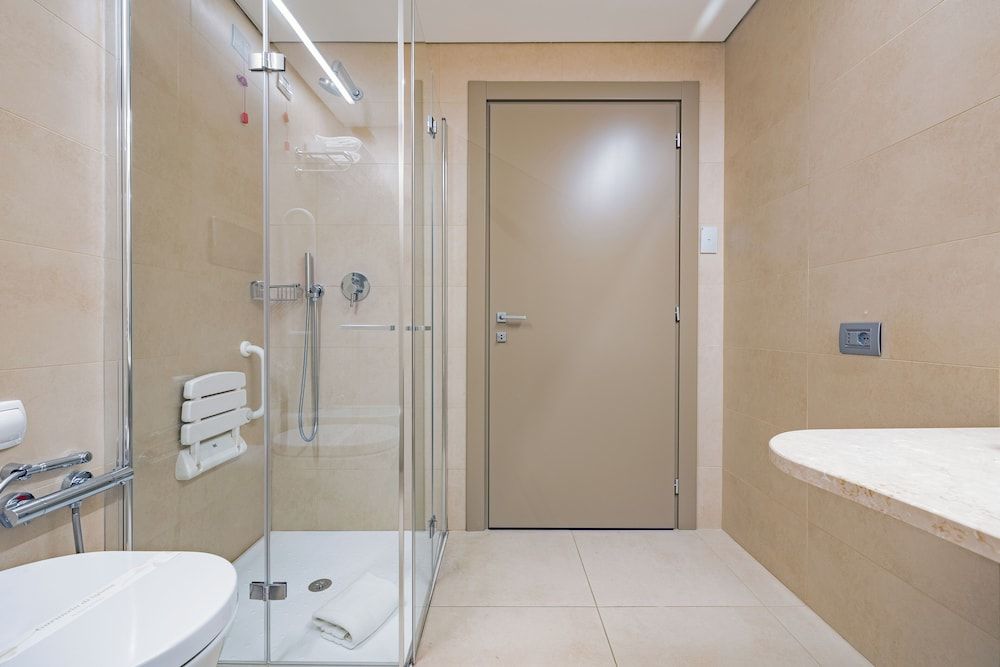 Just Hotel Saronno Comfort Room, Multiple Beds 9