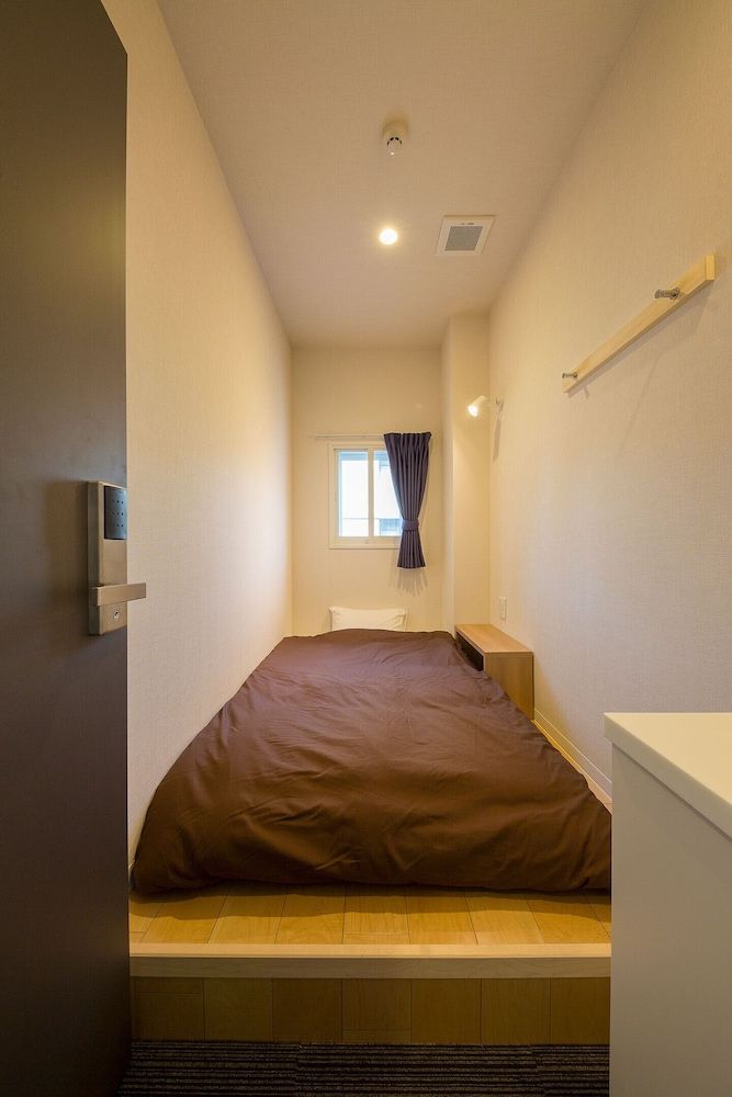 Single Room (Shared Bathroom), Non Smoking