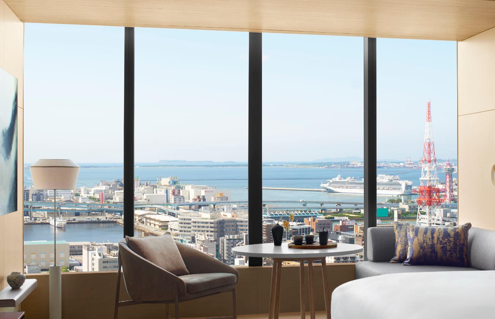 Club lounge access, Club Guest room, 1 King, Hakata Bay view