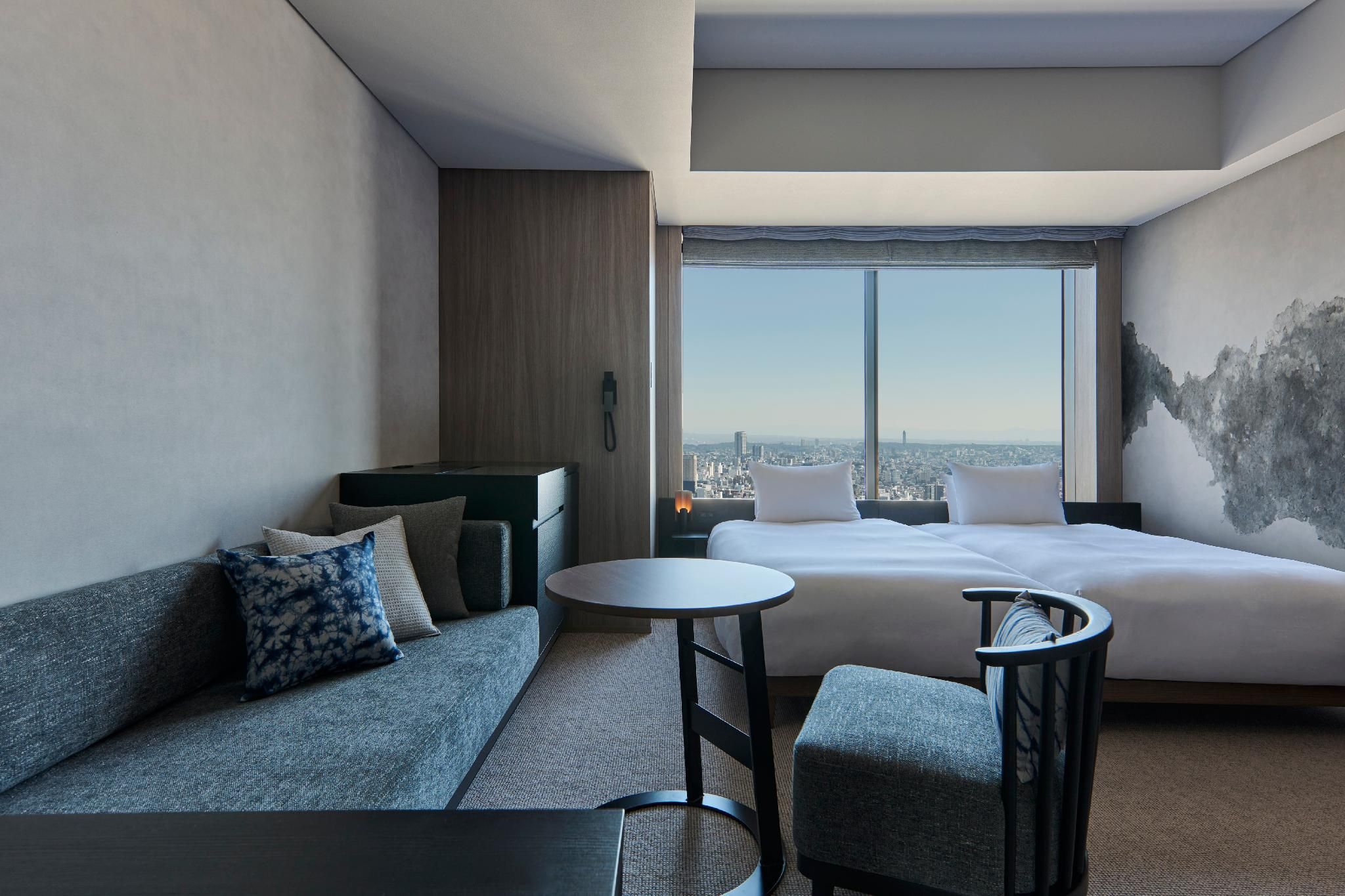 Present 29th-31st Floor Superior Wide Twin Room