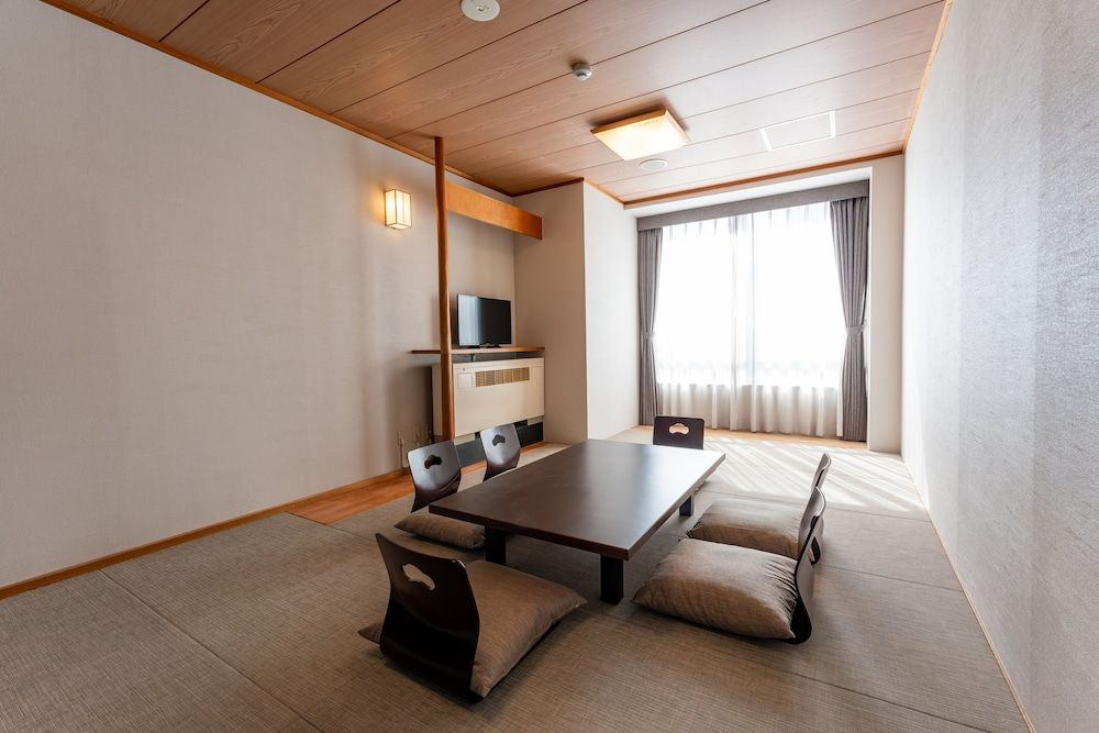 Japanese Standard D (14 Tatami)(lower floor)Non-smoking