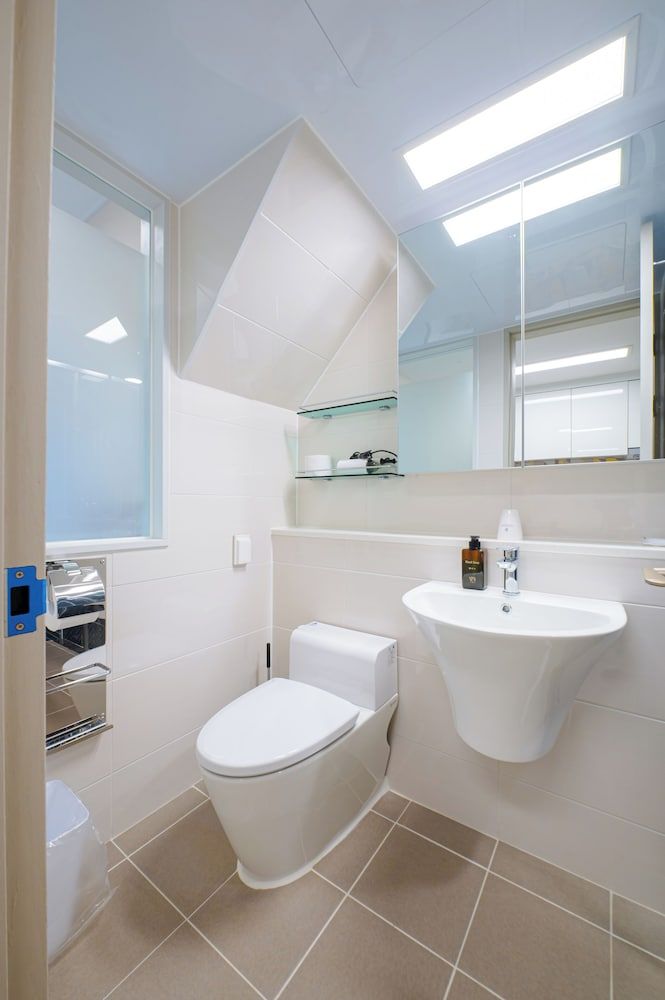 Blue Ocean Hotel 3 City Deluxe Family - City View / 4 Pax 5