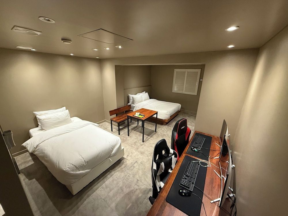 ROSENHEIM Deluxe Twin Room 3