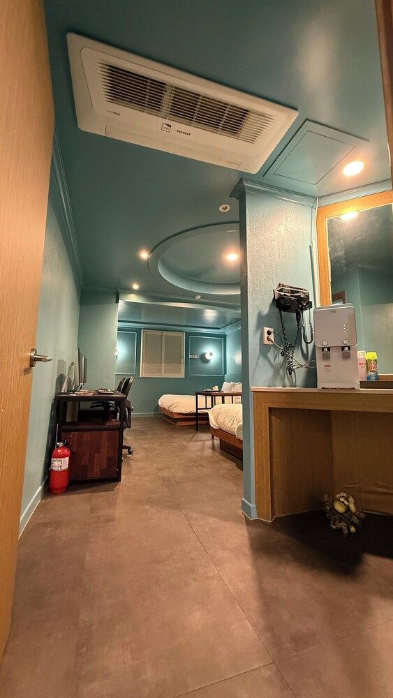 ROSENHEIM Deluxe Twin Room 8