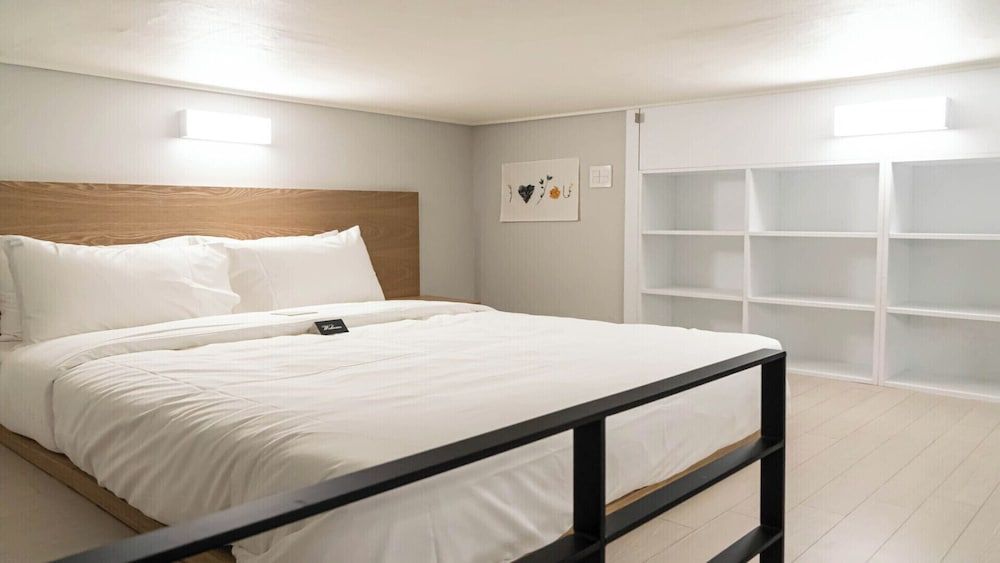 Parkview Terrace Hotel Superior Double Room, Lake View