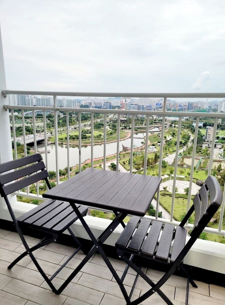 Parkview Terrace Hotel Superior Double Room, Lake View 3