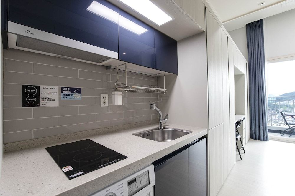 Parkview Terrace Hotel Deluxe Twin Room, 2 Queen Beds, Non Smoking, Kitchen 7