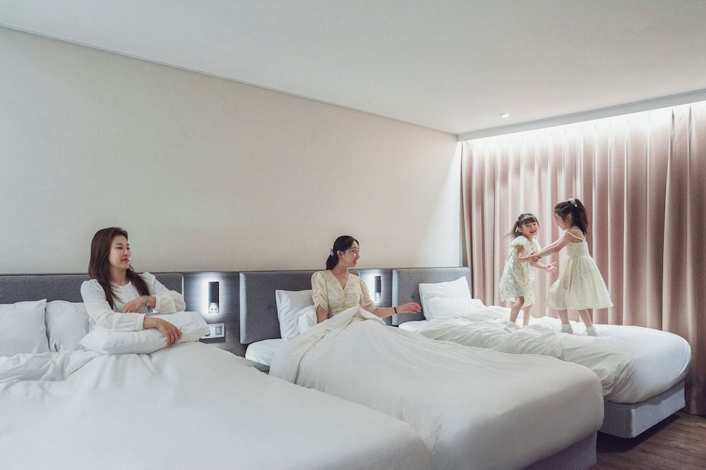 Cloudin Hotel Mokpo Peace Square branch Business Triple Room 4