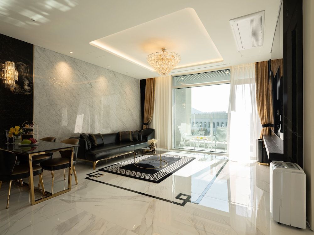 The Siena Resort Penthouse 9