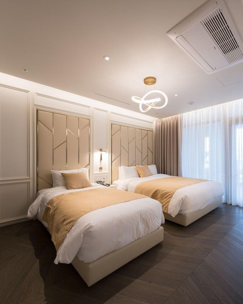 The Siena Resort [All inclusive PKG] Vista Suite (Breakfast and Dinner for 2) 2