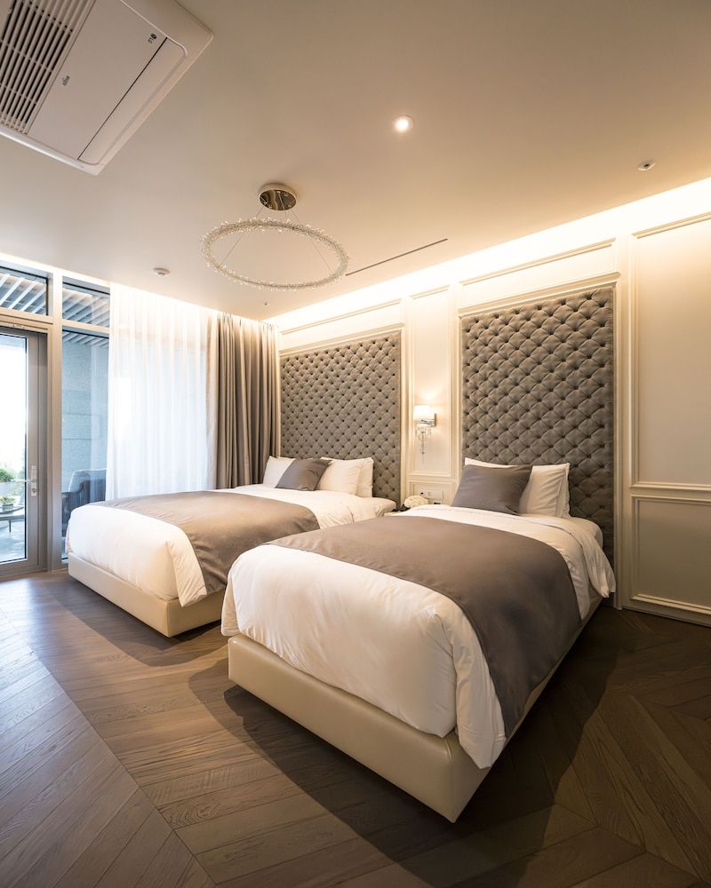 The Siena Resort [All inclusive PKG] Vista Suite (Breakfast and Dinner for 2)