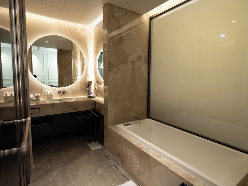 The Siena Resort Penthouse 7