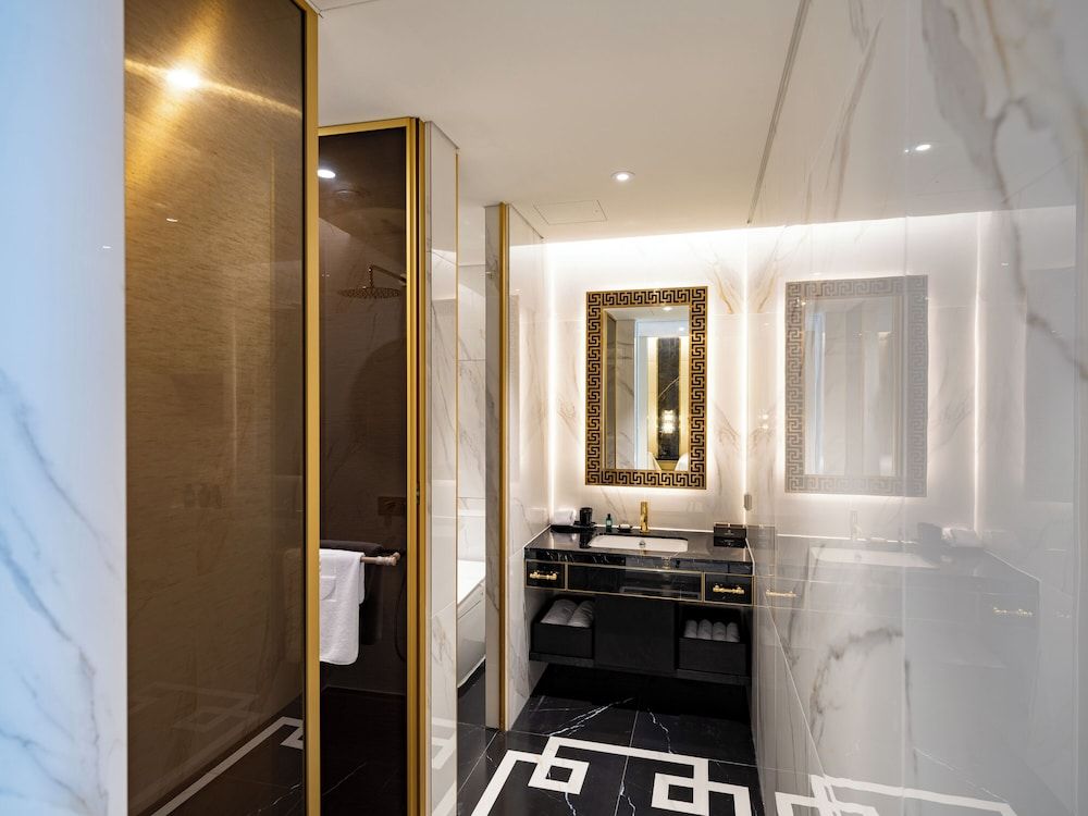 The Siena Resort Penthouse 5