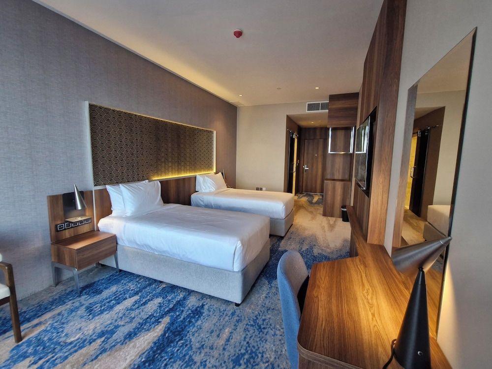 Ocean View Hotel Kuwait Deluxe Twin Room, City View 5