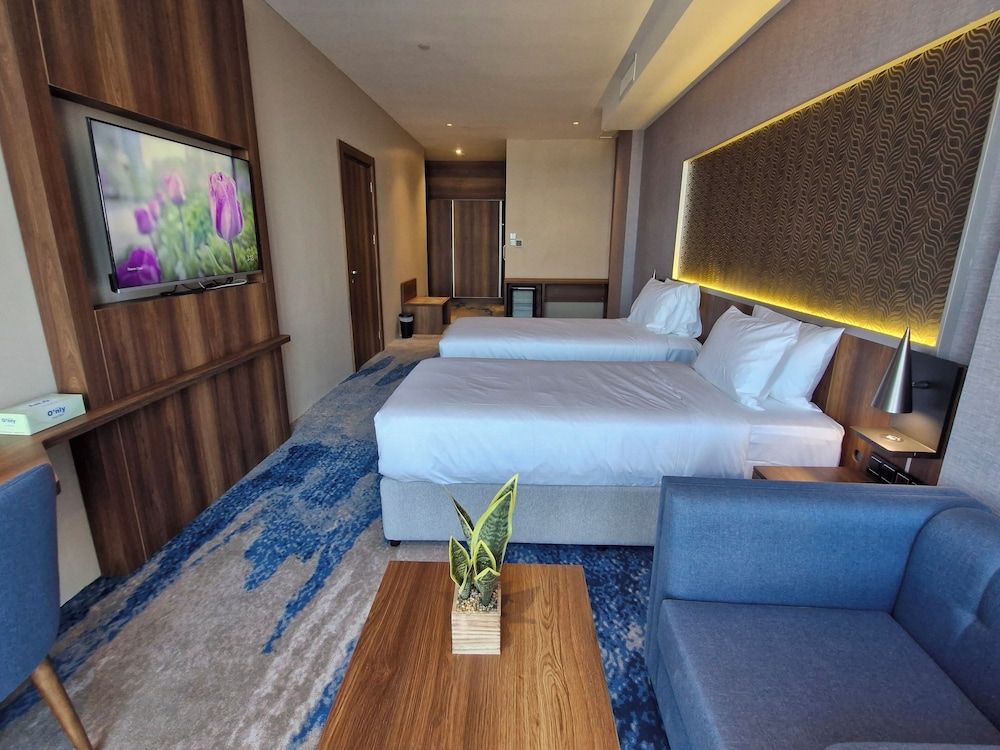 Ocean View Hotel Kuwait Grand Twin Room, City View 2