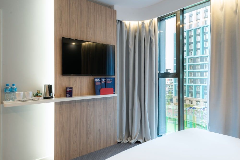 Standard Room, 1 Queen Bed