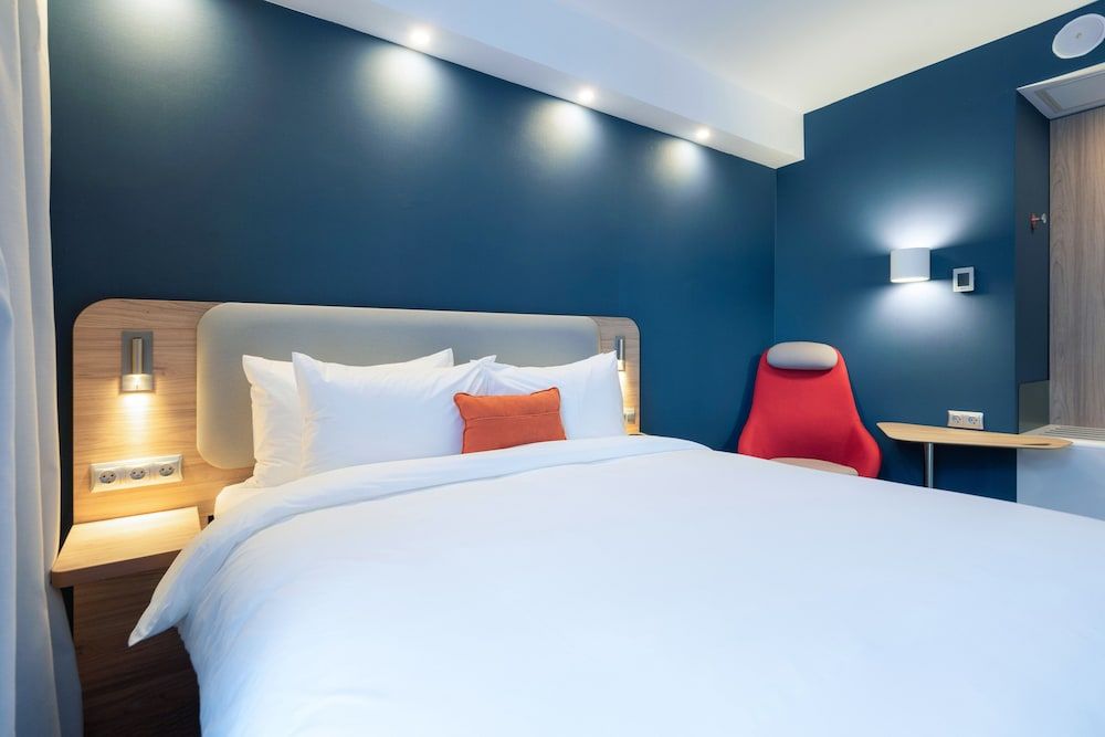 Standard Room, 1 Queen Bed