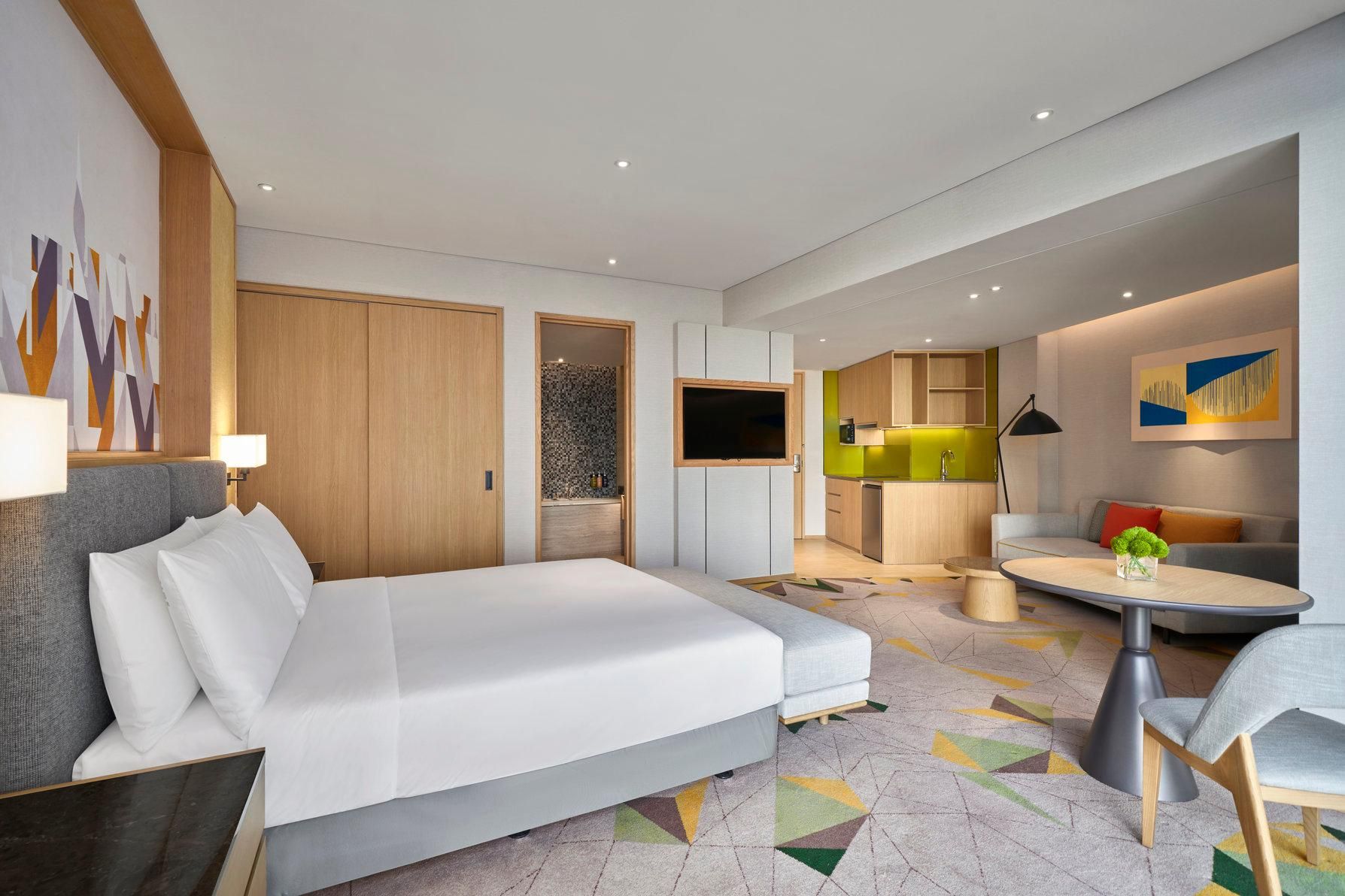 1 King Suite Kitchenette