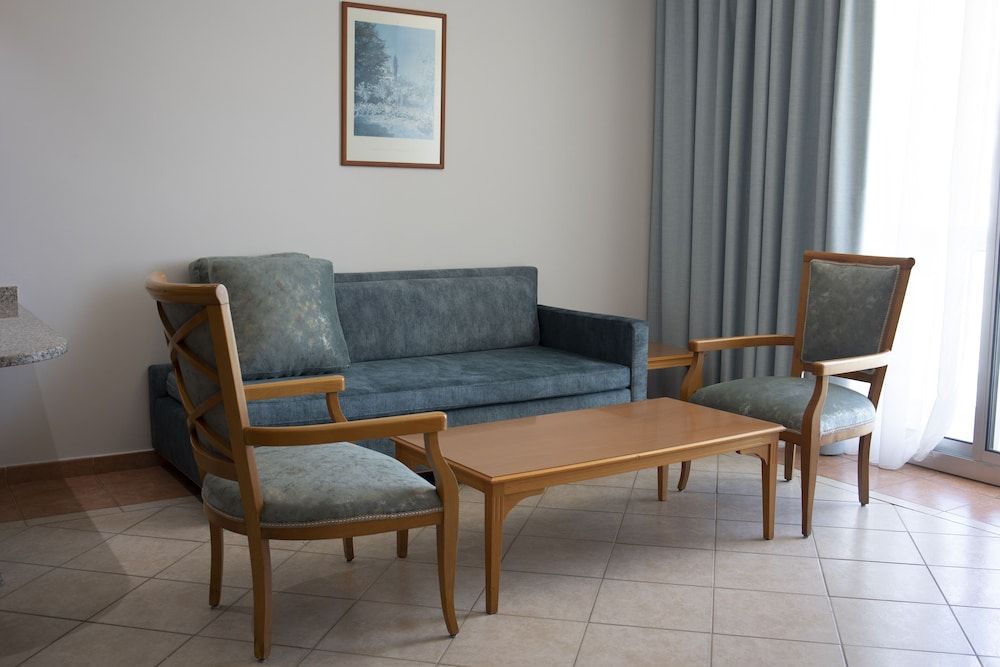 El Sheikh Suites Hotel