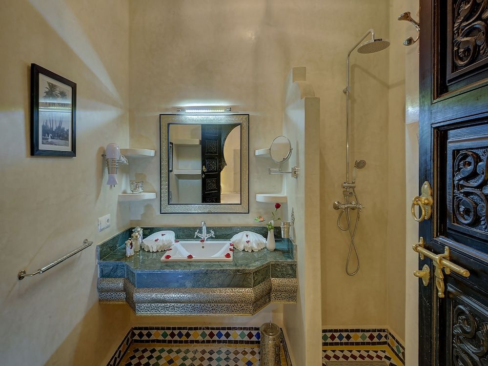 Riad Almisk Superior Triple Room, Ensuite, Courtyard View 12