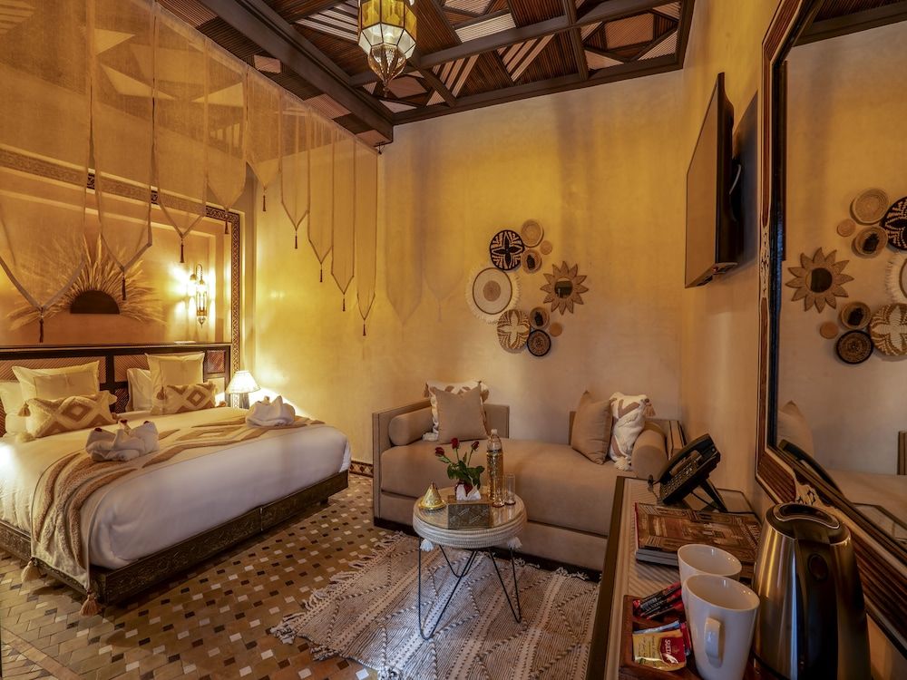Riad Almisk Superior Triple Room, Ensuite, Courtyard View 14