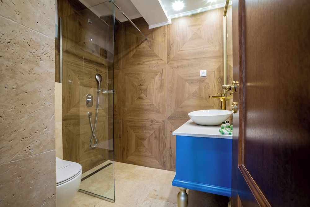 Hotel and Restaurant CONTE Junior suite with a sea view 21