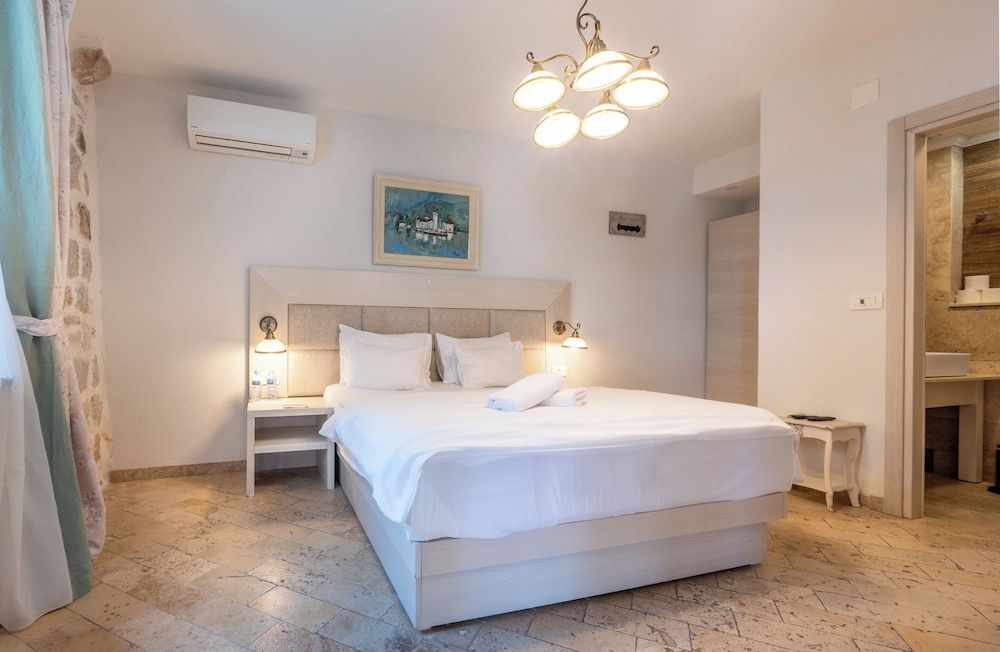 Hotel and Restaurant CONTE Double room with a sea view / Annex C 8