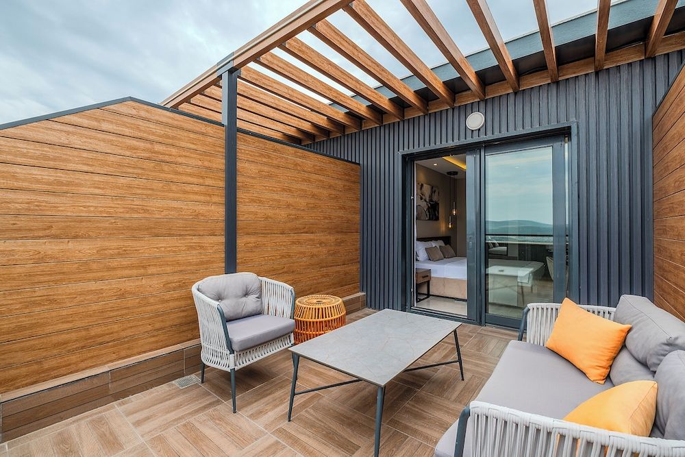 Montenegro Lodge Superior Room with Sea View 4