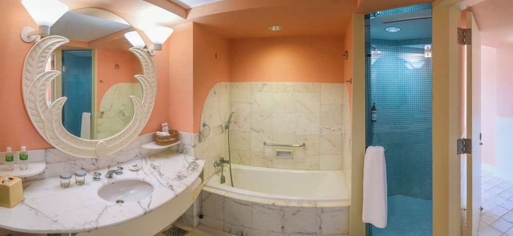 Marianas Beach Resort Standard Double Room, 1 King Bed, Non Smoking, Ocean View 5