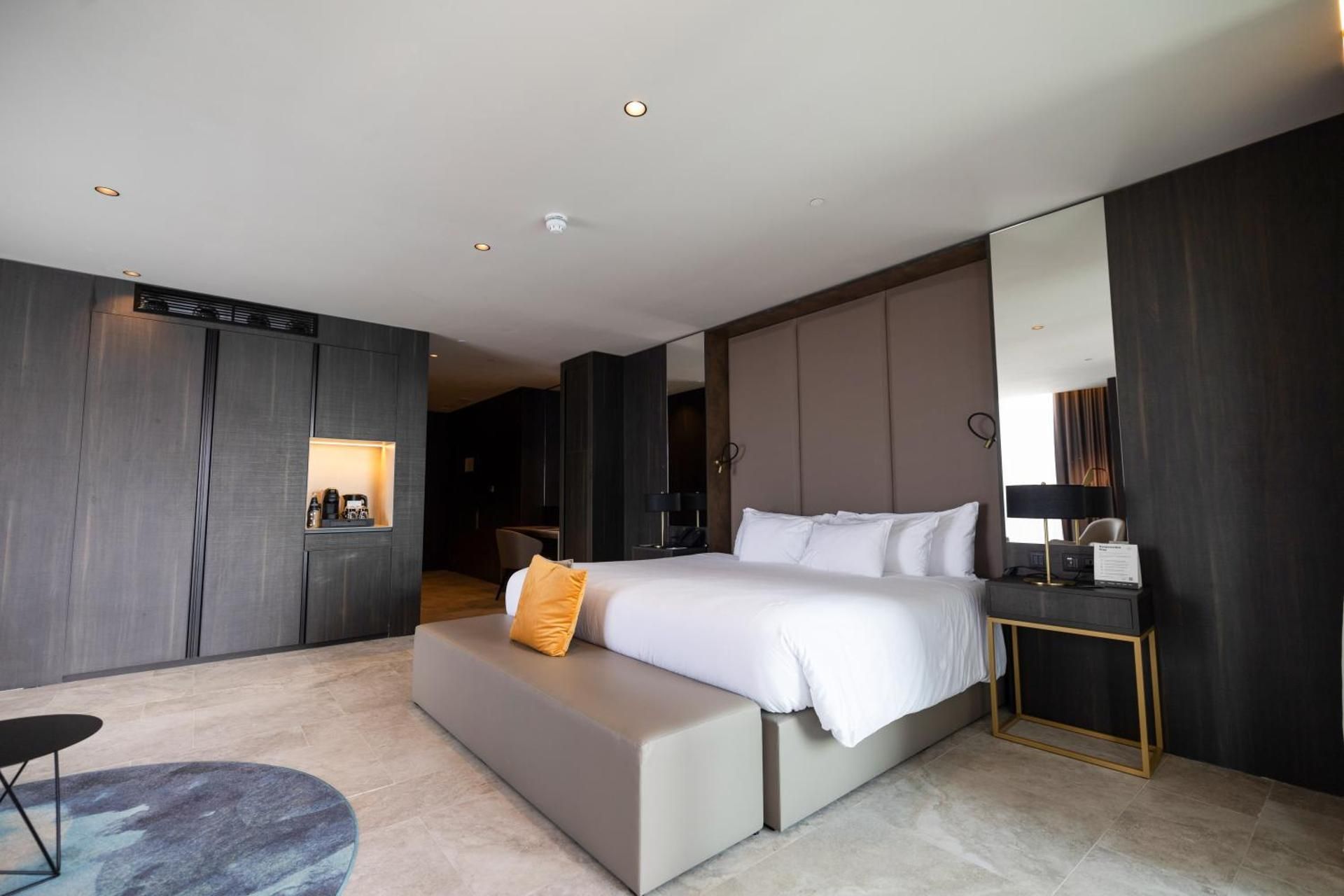 Premium With Terrace And Hot Tub