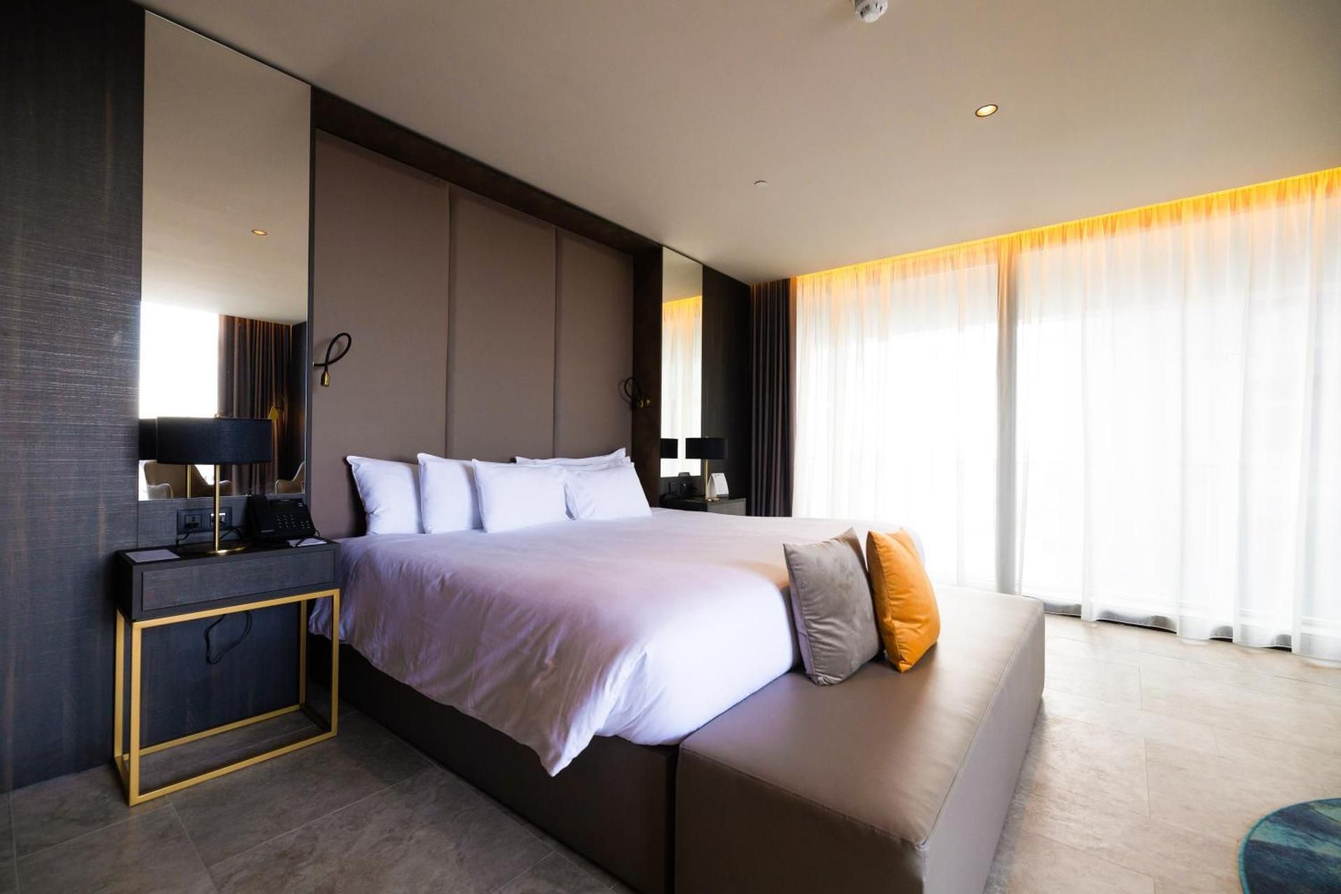 Premium With Private Pool