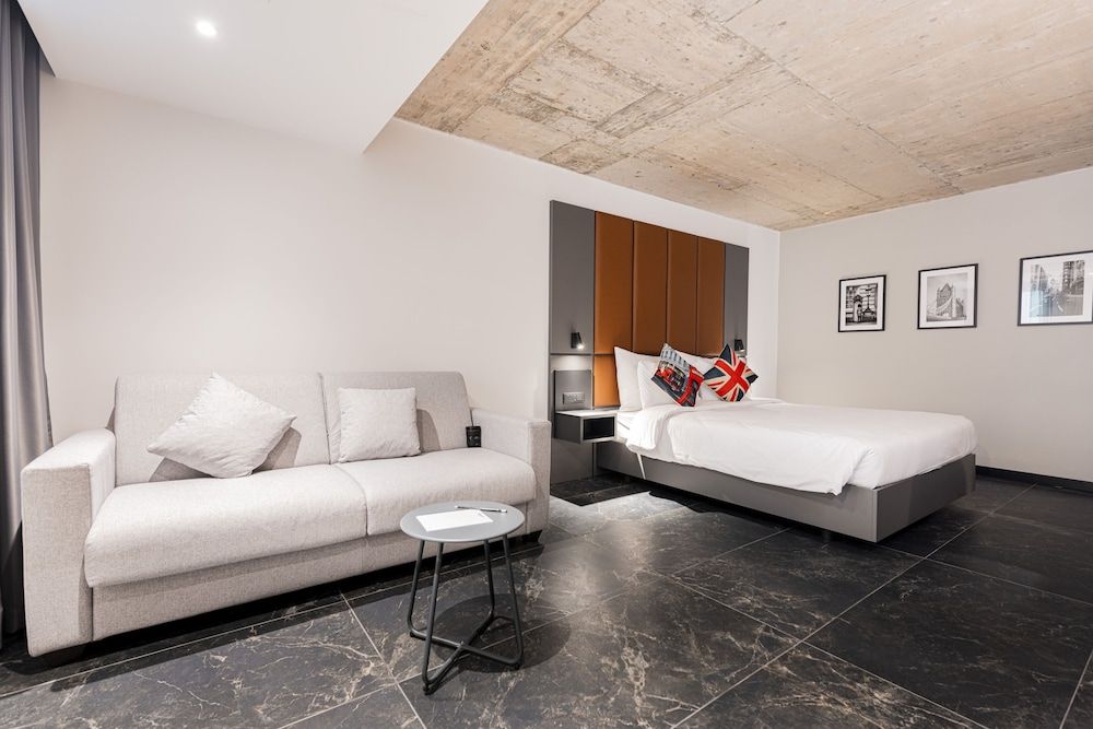 Standard Double Room, 1 Queen Bed (Internal, no balcony)