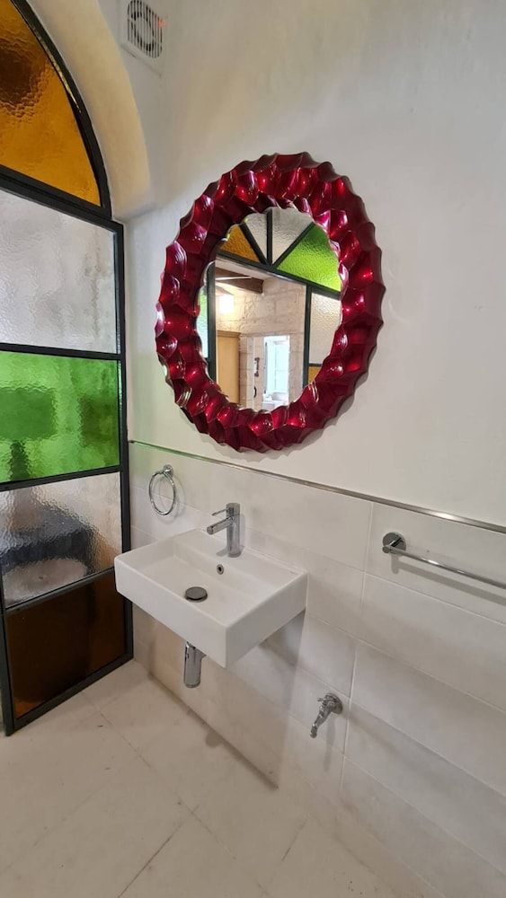 Mulberry Suites Traditional Suite 3