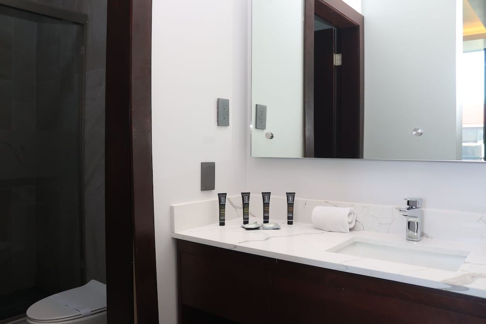 Hotel Wellintown Deluxe Room 4