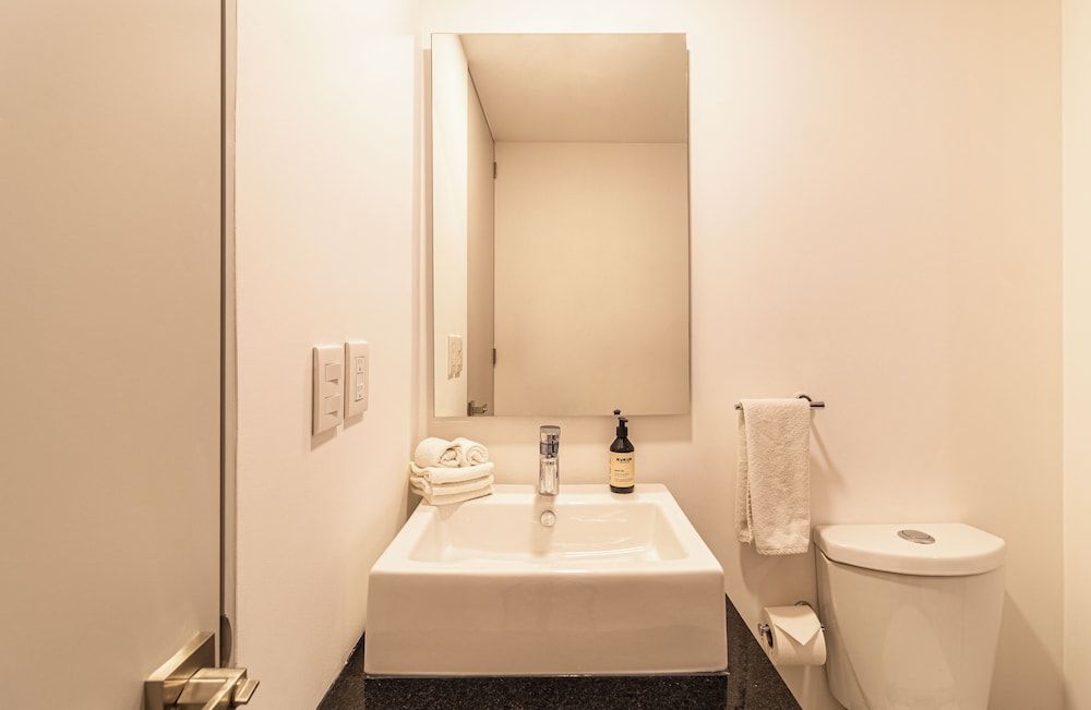 Kukun Reforma Downtown Deluxe Studio Apartment with Queen Bed 6