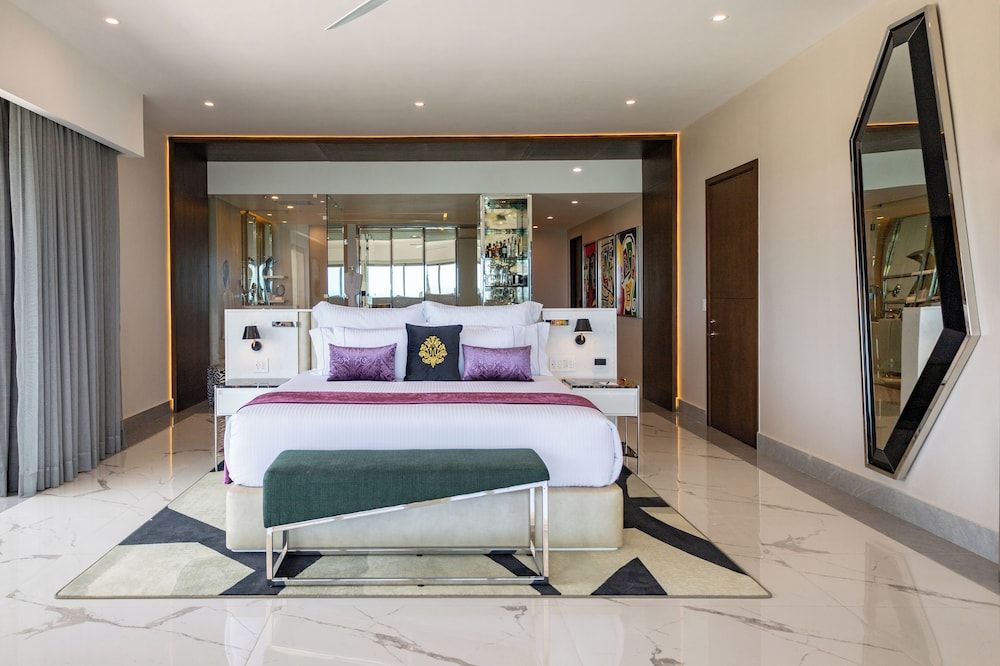 Corner Suite Ocean Front