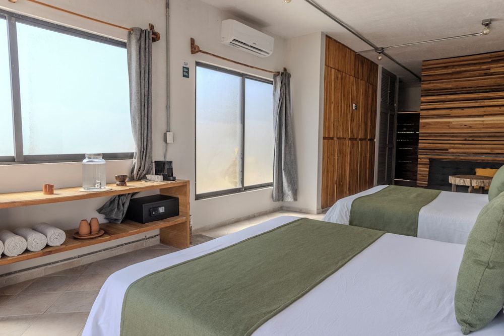 Mayan Monkey Isla Mujeres | Social Hotel Comfort Quadruple Room