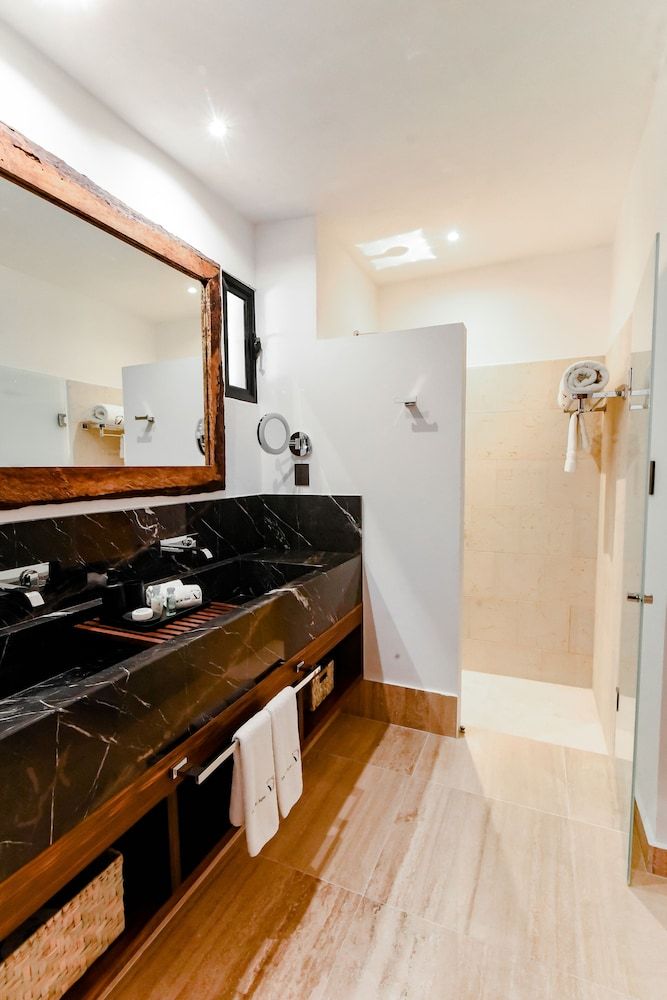 Casa del Jaguar Beach Hotel Master Suite 7