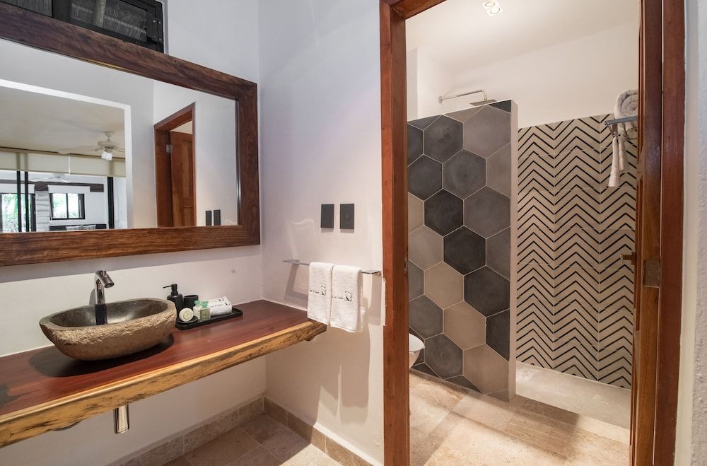 Casa del Jaguar Beach Hotel Suite, 2 Bedrooms 3