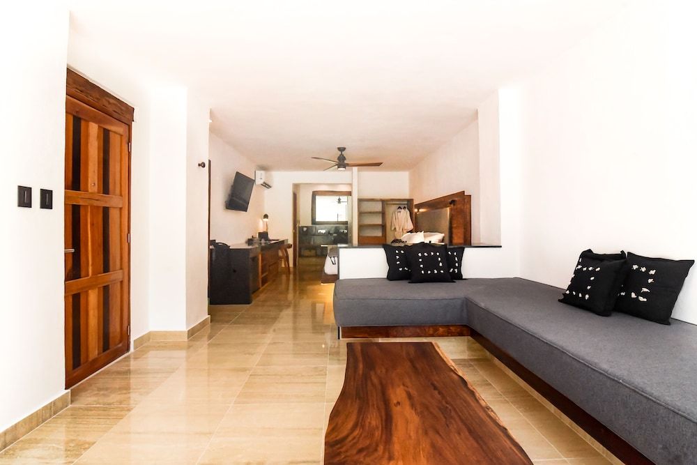 Casa del Jaguar Beach Hotel Master Suite 8