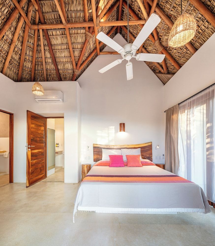 Superior Studio Suite, 2 Bedroom, Pool View
