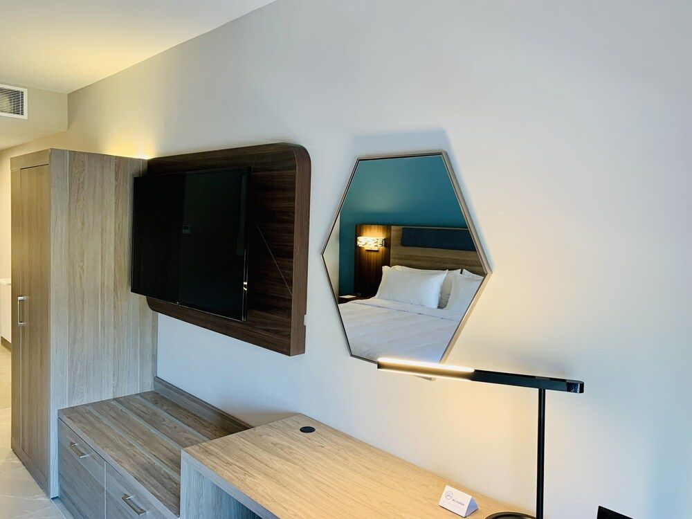 Holiday Inn Express Guadalajara Vallarta Poniente by IHG Standard Room 6