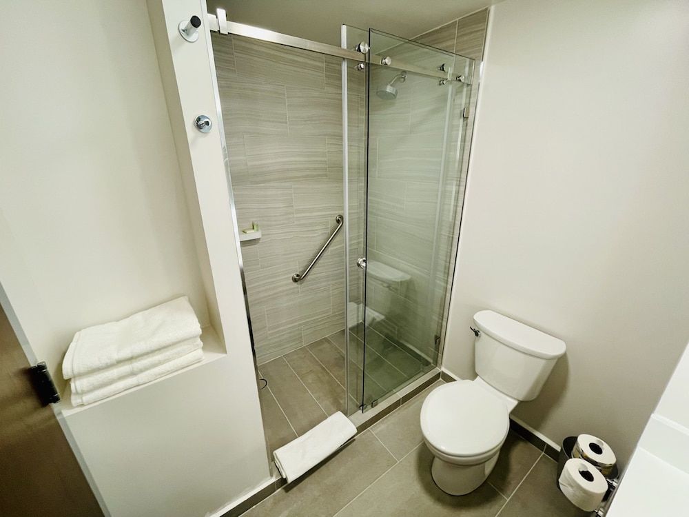 Holiday Inn Express Guadalajara Vallarta Poniente by IHG Standard Room, 2 Queen Beds 8