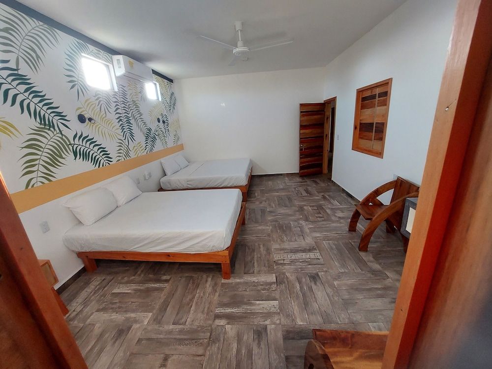 Hotel Axolotl Family Quadruple Room, 1 Bedroom 2