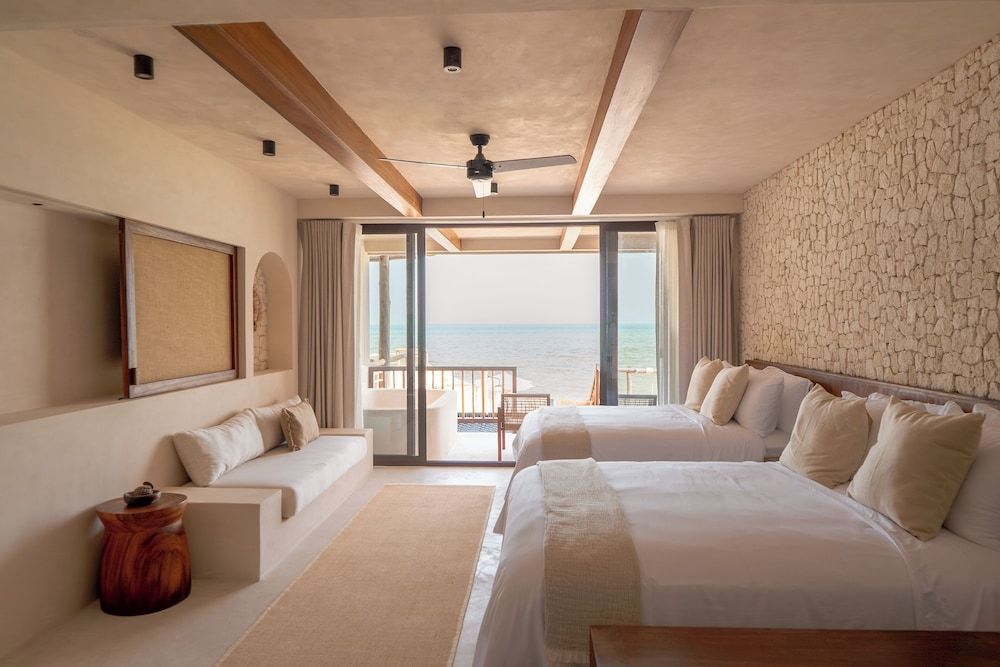Junior Studio Suite, 2 Queen Beds, Sea View