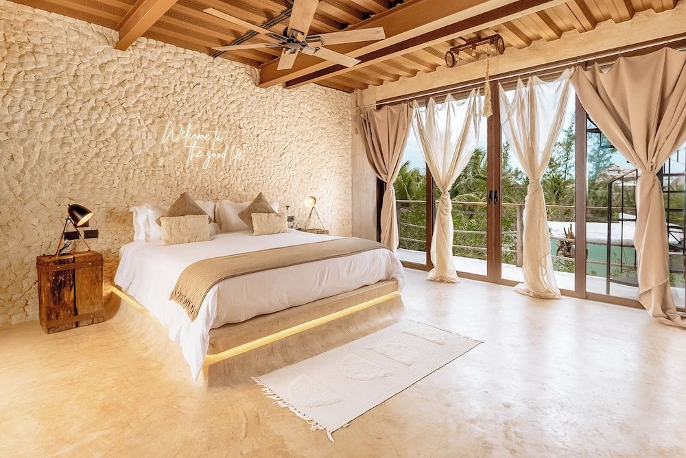 Comfort Room, 1 King Bed, Terrace, Pool View