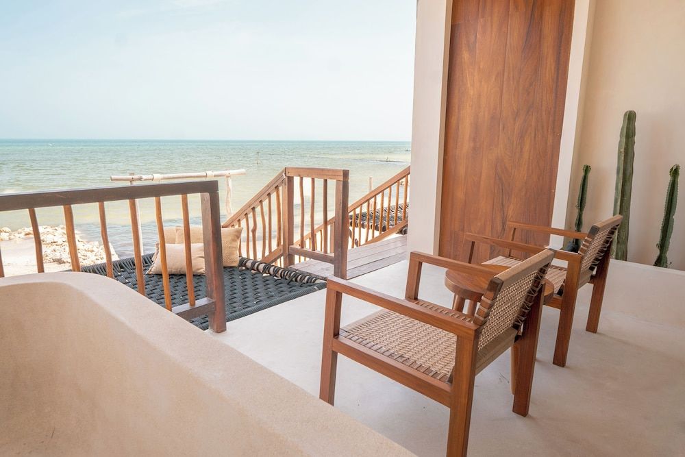 Junior Studio Suite, 1 King Bed, Ocean View