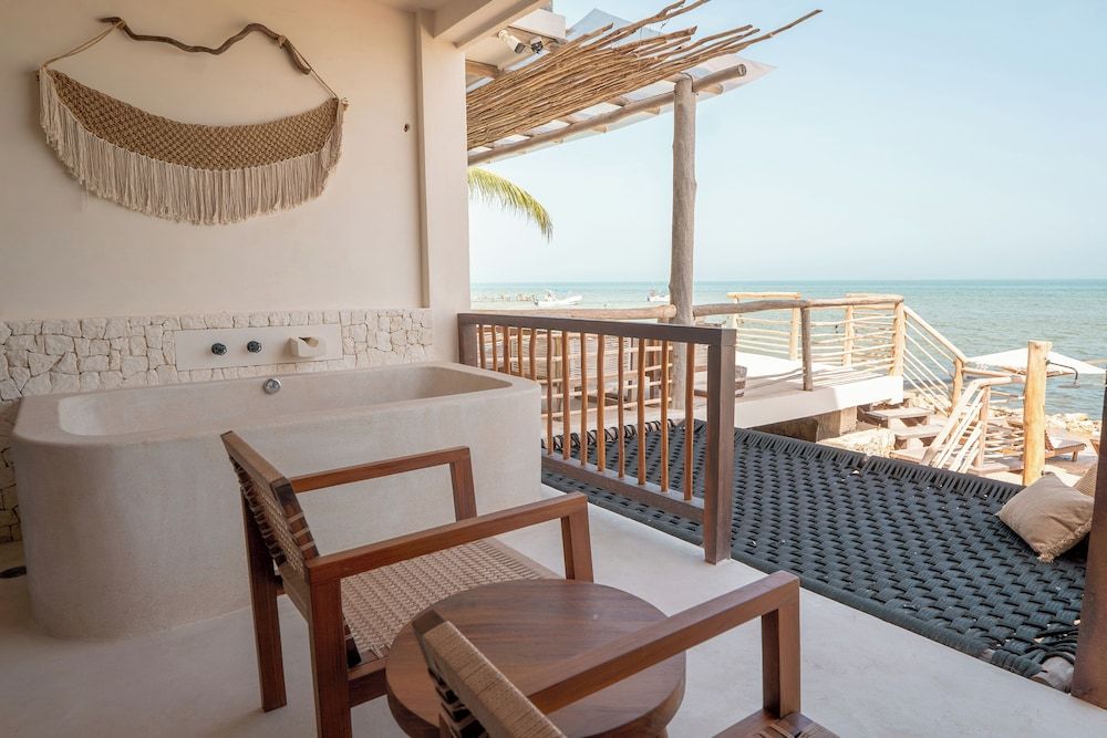 Junior Studio Suite, 2 Queen Beds, Sea View